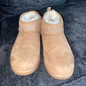 Juicy couture mini ugg boots amazing condition 🦋🦋 Y2K booties